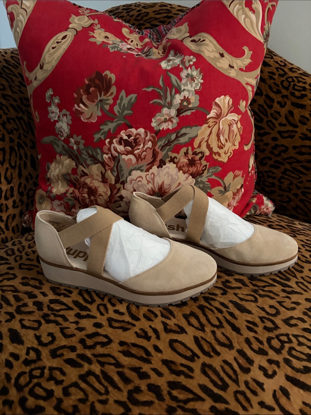 Hush Puppies Beige Suede Elastic Crossover Slip-On Flats Size 9.5 New